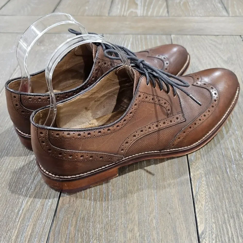 Johnston & Murphy Conard Embossed Wingtip 20-3894 Oak, Men's size 9m